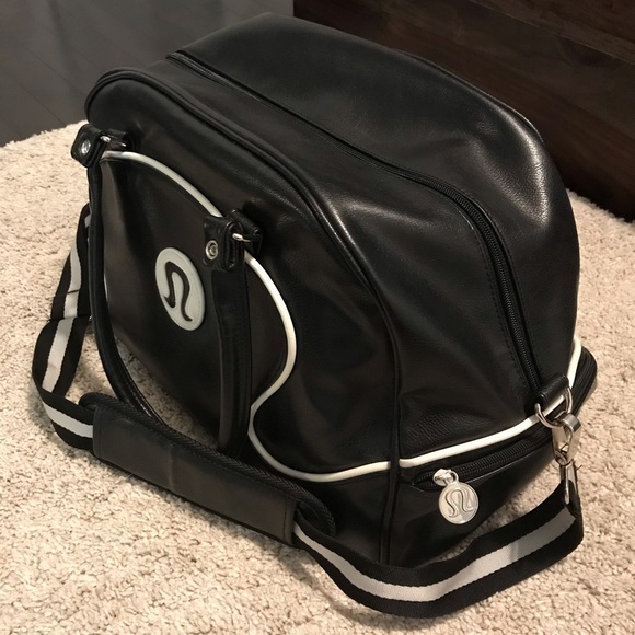 lululemon athletica Handbags - Lululemon Classic Black Gym bag
